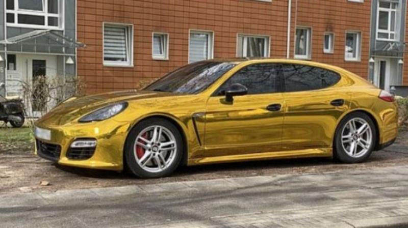 Police seized 'gold car' Police seized 'gold car'