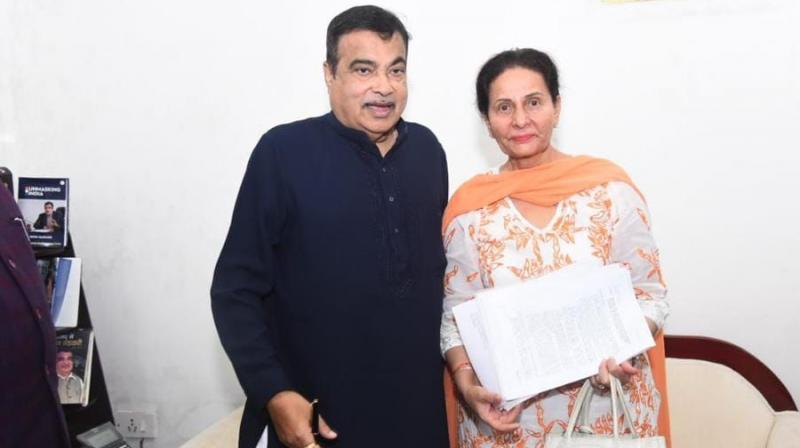 MP Patiala Preneet Kaur met Union Roads Minister Nitin Gadkari