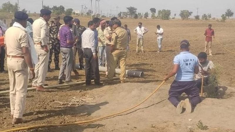 Administrative staff and rescue team rushed to the spot. Administrative staff and rescue team rushed to the spot.
