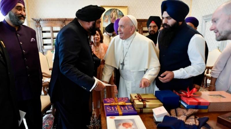 Pope Francis receives members of the Sikh Delegation from Guru Nanak Darbar of Dubai in the United Arab Emirates. Pope Francis receives members of the Sikh Delegation from Guru Nanak Darbar of Dubai in the United Arab Emirates.