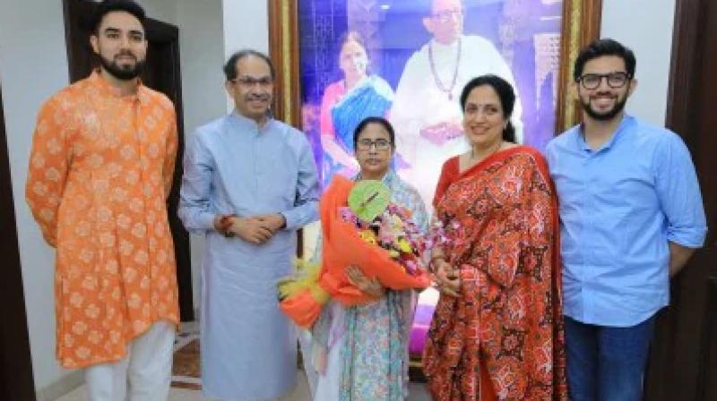 Mamata Banerjee in Udhav Tacorey Home in Mumbai. Mamata Banerjee in Udhav Tacorey Home in Mumbai.