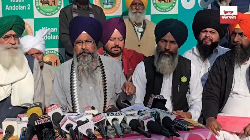 ਪੱਤਰਕਾਰਾਂ ਨੂੰ ਸੰਬੋਧਨ ਕਰਦੇ ਕਿਸਾਨ ਆਗੂ। ਪੱਤਰਕਾਰਾਂ ਨੂੰ ਸੰਬੋਧਨ ਕਰਦੇ ਕਿਸਾਨ ਆਗੂ।