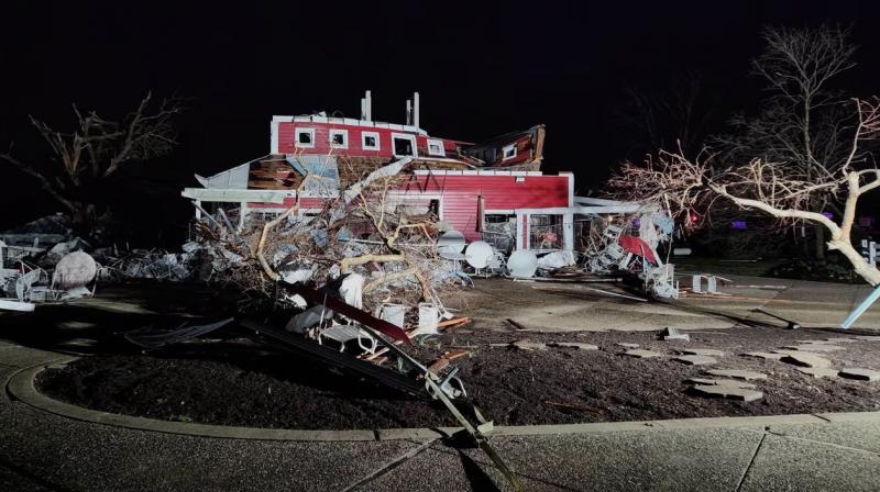 Massive storm wreaks havoc in America, 16 people die Massive storm wreaks havoc in America, 16 people die