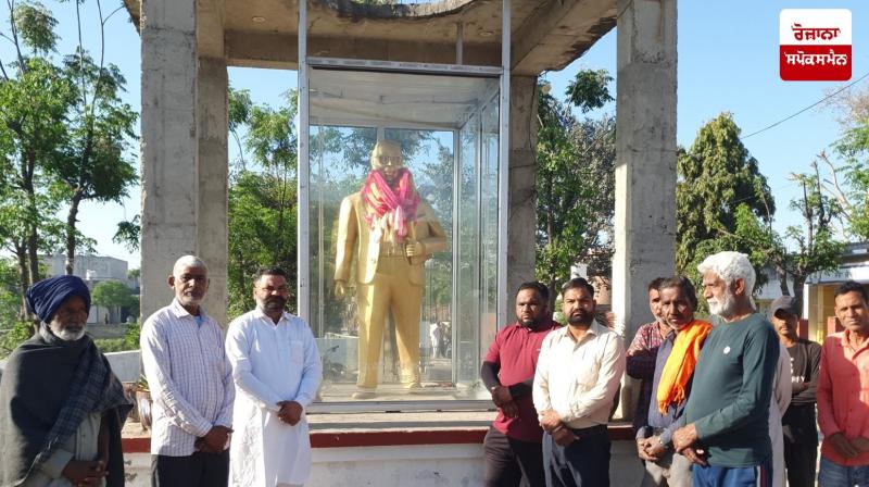 Anti-national slogans written on Babasaheb Ambedkar's statue in Phillaur Latest News in Punjabi Anti-national slogans written on Babasaheb Ambedkar's statue in Phillaur Latest News in Punjabi