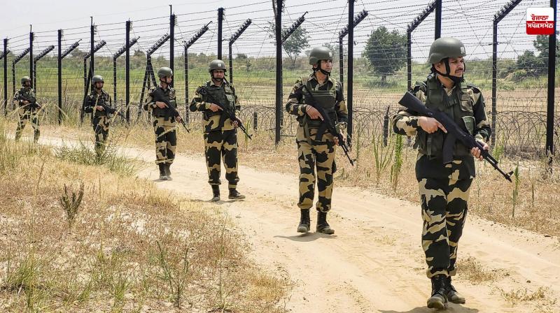 BSF busts infiltrators in Mamdot area Latest News in Punjabi BSF busts infiltrators in Mamdot area Latest News in Punjabi