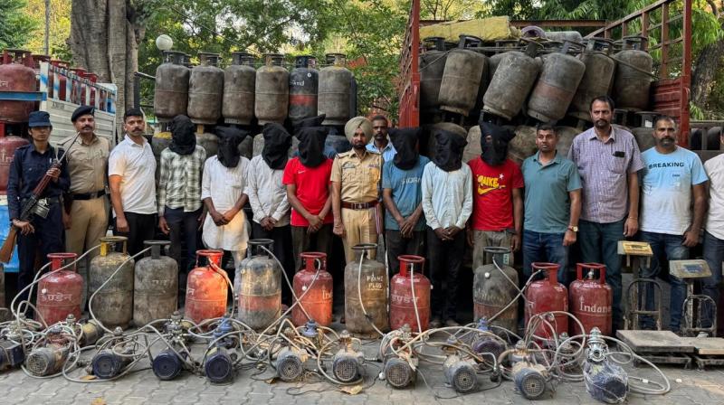 Chandigarh Police arrests eight people for illegally filling gas cylinders Chandigarh Police arrests eight people for illegally filling gas cylinders