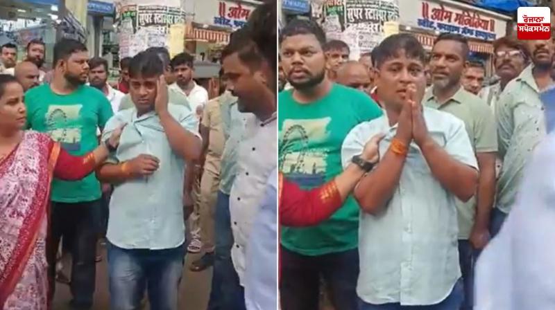 Shiv Sena Workers Beat Up Auto Driver for 'Anti-Marathi' Remark. Shiv Sena Workers Beat Up Auto Driver for 'Anti-Marathi' Remark.