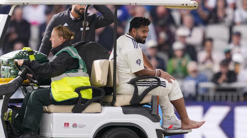 Rishabh Pant injured his foot in the ongoing match. Rishabh Pant injured his foot in the ongoing match.