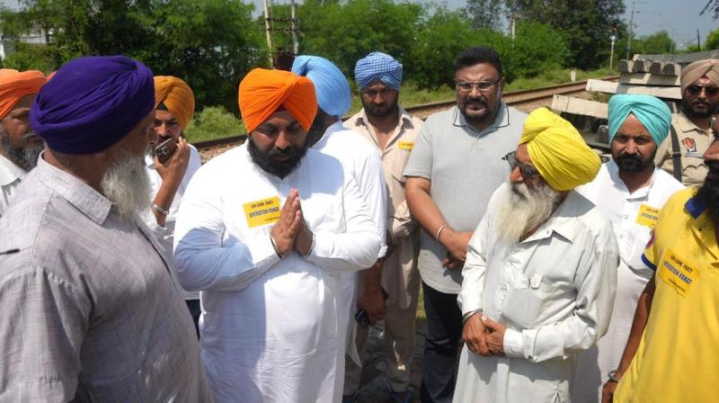 ਹਰਜੋਤ ਸਿੰਘ ਬੈਂਸ ਨੇ ਗਿਰਦਾਵਰੀ, ਨੁਕਸਾਨ ਹੋਏ ਮਕਾਨਾਂ ਦੇ ਜਾਇਜੇ, ਬੁਨਿਆਦੀ ਢਾਂਚਾ ਬਹਾਲ ਕਰਨ ਦੇ ਦਿੱਤੇ ਨਿਰਦੇਸ਼