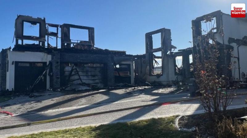 Miscreants Set Houses on Fire by Pouring Oil in Canada Latest News in Punjabi  Miscreants Set Houses on Fire by Pouring Oil in Canada Latest News in Punjabi