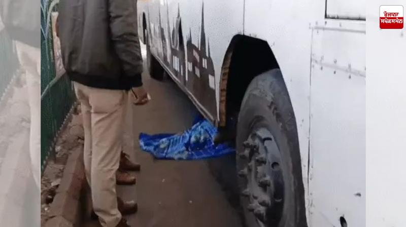 Roadways Bus Crushes Woman in Lucknow, Son and Daughter Injured Latest News in Punjabi 