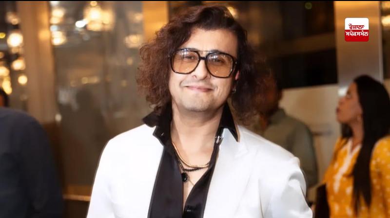 Sonu Nigam warns fans about fake social media accounts Sonu Nigam warns fans about fake social media accounts