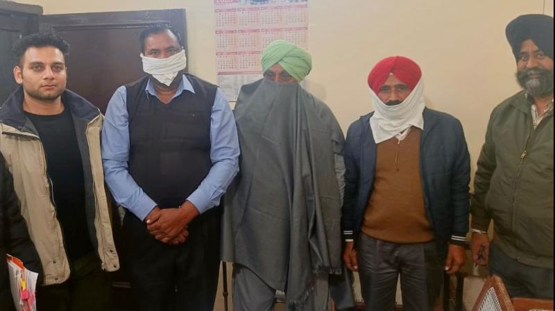 VB arrests two Patwaris with Rs 7,00,000 bribe news in punjabi VB arrests two Patwaris with Rs 7,00,000 bribe news in punjabi