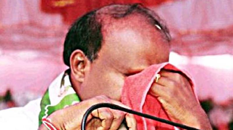 Kumaraswamy Cries During Rally Kumaraswamy Cries During Rally