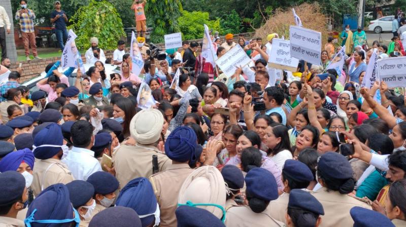 AAP women's wing protest AAP women's wing protest