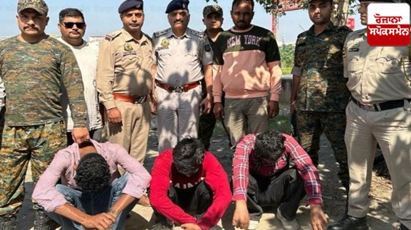 Three youths from Pathankot arrested with weapons in Kangra Three youths from Pathankot arrested with weapons in Kangra