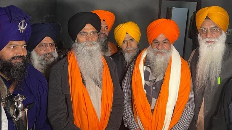 SGPC President Harjinder Singh Dhami reached Gurdeep Singh Khera's residence 