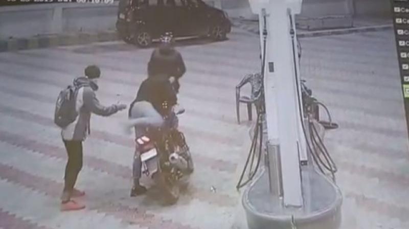 Petrol pump loot