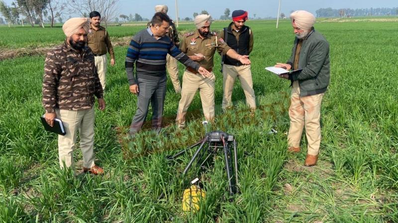 The police shot down the drone, recovered 5 kg of heroin