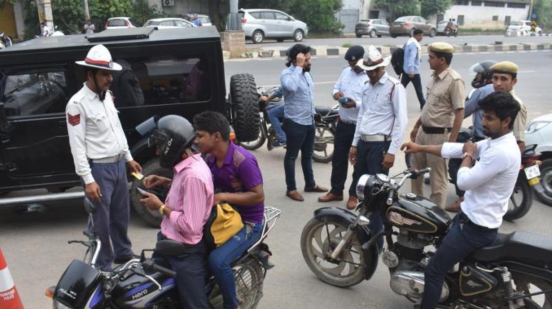 Varanasi topped in up for collecting challan on breaking traffic rules
