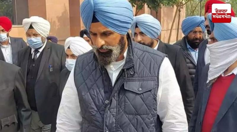 Supreme Court orders Bikram Majithia to appear before SIT in drugs case Supreme Court orders Bikram Majithia to appear before SIT in drugs case