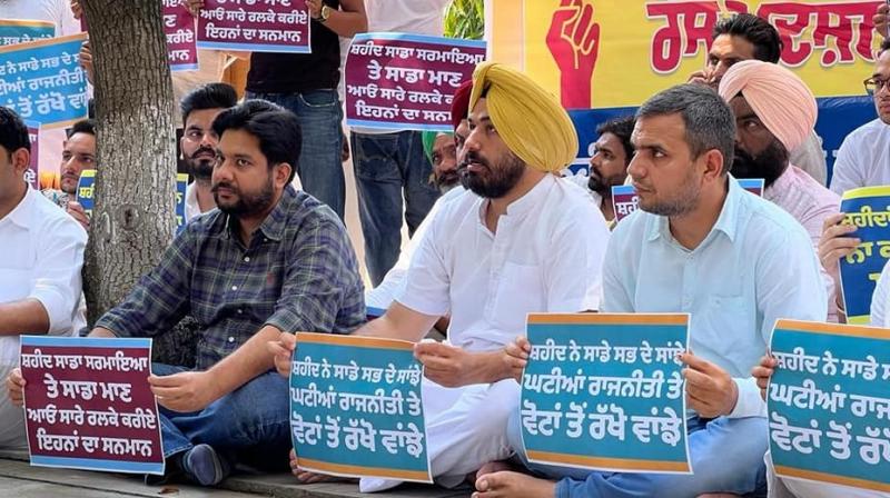 We will oppose those who insult the martyrs to shine their politics - Barinder Dhillon We will oppose those who insult the martyrs to shine their politics - Barinder Dhillon