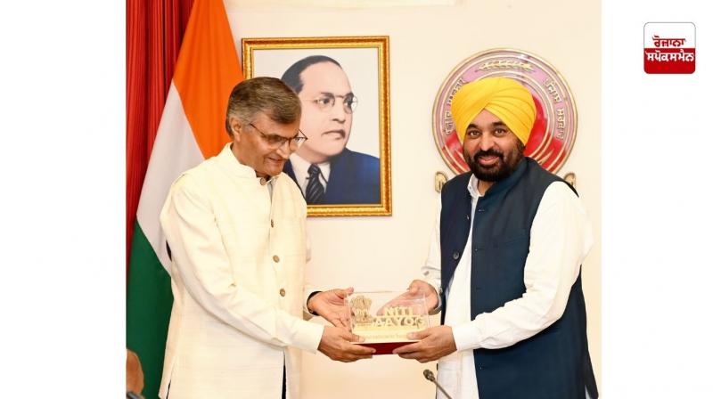 ਮੁੱਖ ਮੰਤਰੀ ਨੇ ਨੀਤੀ ਆਯੋਗ ਦੀ ਉੱਚ ਪੱਧਰੀ ਟੀਮ ਅੱਗੇ ਸੂਬੇ ਦੀਆਂ ਮੰਗਾਂ ਜ਼ੋਰਦਾਰ ਢੰਗ ਨਾਲ ਚੁੱਕੀਆਂ ਮੁੱਖ ਮੰਤਰੀ ਨੇ ਨੀਤੀ ਆਯੋਗ ਦੀ ਉੱਚ ਪੱਧਰੀ ਟੀਮ ਅੱਗੇ ਸੂਬੇ ਦੀਆਂ ਮੰਗਾਂ ਜ਼ੋਰਦਾਰ ਢੰਗ ਨਾਲ ਚੁੱਕੀਆਂ