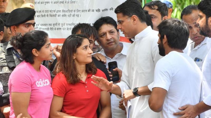 Sachin Pilot meets protesting wrestlers at Jantar Mantar Sachin Pilot meets protesting wrestlers at Jantar Mantar