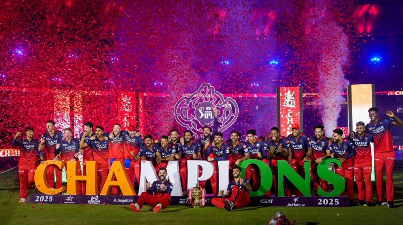 RCB received a glittering trophy along with a prize money of Rs 20 crores News RCB received a glittering trophy along with a prize money of Rs 20 crores News