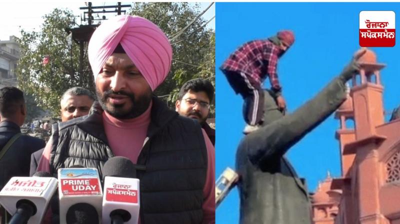 ਕੇਂਦਰੀ ਰਾਜ ਮੰਤਰੀ ਰਵਨੀਤ ਬਿੱਟੂ ਪੱਤਰਕਾਰਾਂ ਨਾਲ ਗੱਲਬਾਤ ਕਰਦੇ ਹੋਏ ਕੇਂਦਰੀ ਰਾਜ ਮੰਤਰੀ ਰਵਨੀਤ ਬਿੱਟੂ ਪੱਤਰਕਾਰਾਂ ਨਾਲ ਗੱਲਬਾਤ ਕਰਦੇ ਹੋਏ