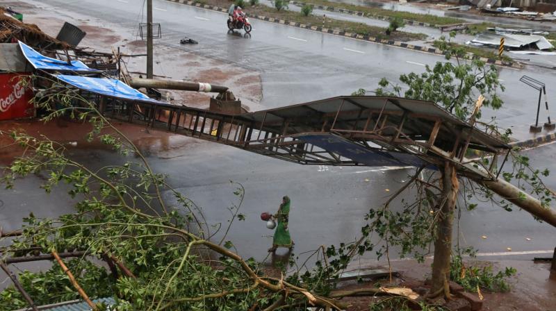 Cyclone Fani : 3 killed in Odisha Cyclone Fani : 3 killed in Odisha
