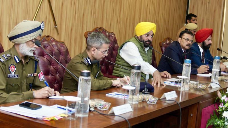 Punjab CM Bhagwant Mann Meeting With Punjab Police Punjab CM Bhagwant Mann Meeting With Punjab Police