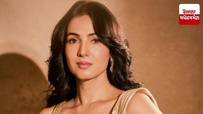 Actress Sonal Chauhan stranded in Dubai due to flight cancellations