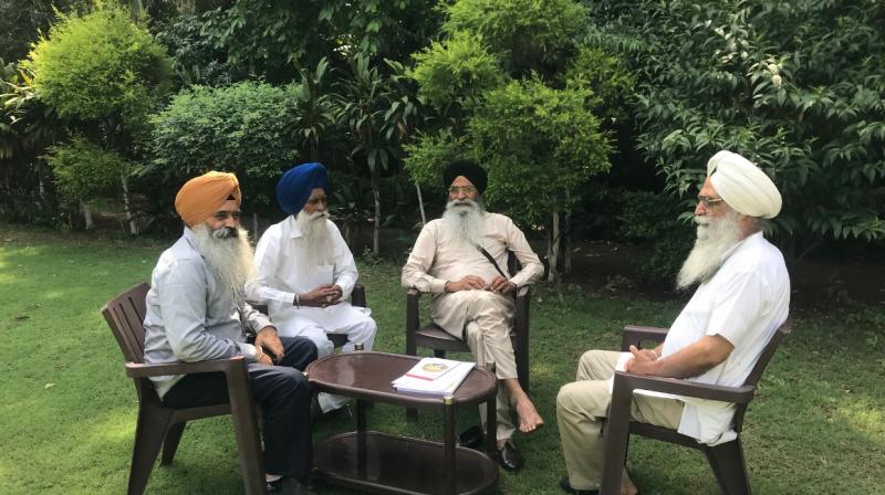 Singh Sabha leaders meet SGPC president Singh Sabha leaders meet SGPC president
