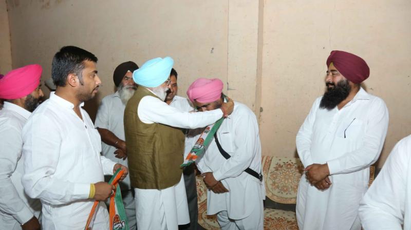AAP's member Baljit Malhi joins Congress AAP's member Baljit Malhi joins Congress