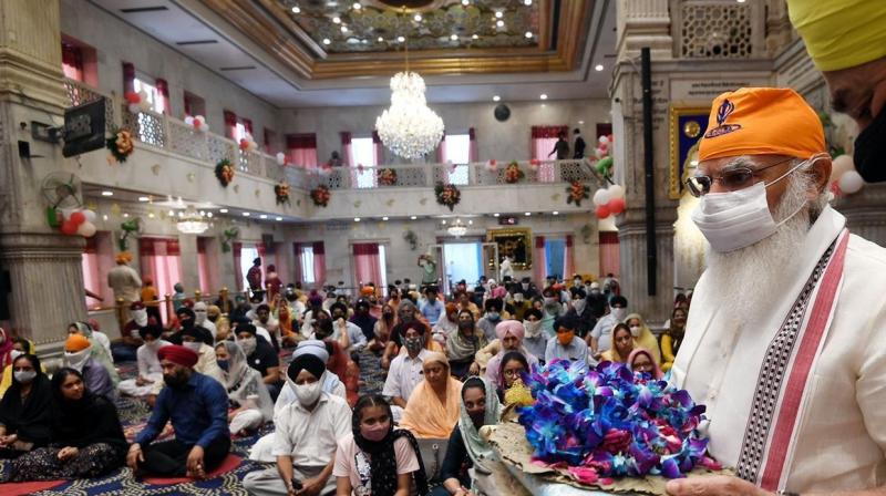 PM Narendra Modi visited Gurudwara Sis Ganj Sahib in Delhi PM Narendra Modi visited Gurudwara Sis Ganj Sahib in Delhi