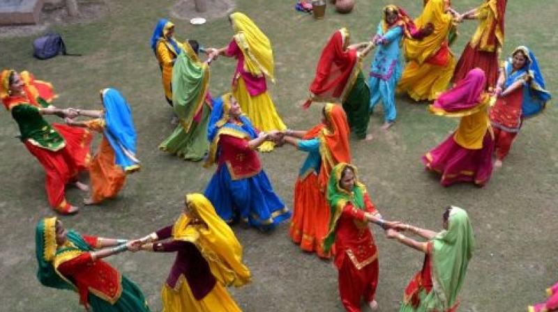 Amritsar girls folk group