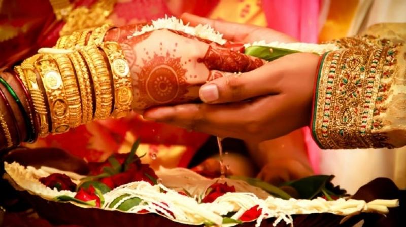 Gift given by parents 4 daughter's marriage can't be considered as dowry: kerala High Court Gift given by parents 4 daughter's marriage can't be considered as dowry: kerala High Court
