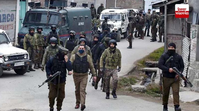 Encounter between army and terrorists in Shopian, Jammu and Kashmir Encounter between army and terrorists in Shopian, Jammu and Kashmir