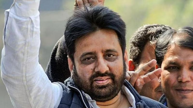 ED raids premises of AAP MLA Amanatullah Khan in money laundering case