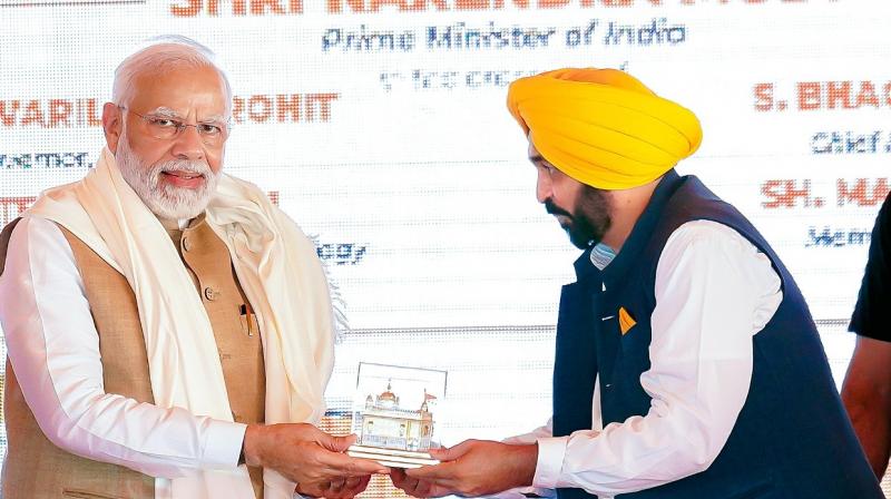 Pm modi and CM Mann Pm modi and CM Mann