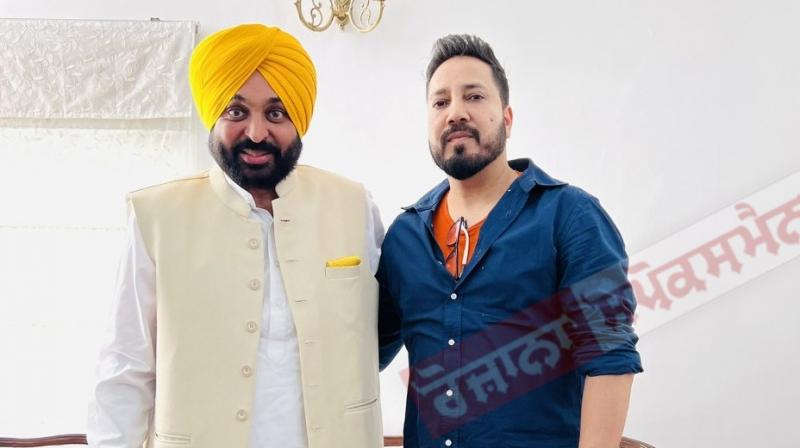 Mika Singh Meets CM Bhagwant Mann Mika Singh Meets CM Bhagwant Mann