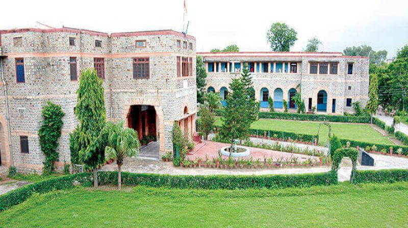 Union president and principal of dayanand college of ajmer slap each other on video Union president and principal of dayanand college of ajmer slap each other on video