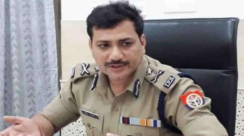 Kanpur IG Mohit Agarwal pays fine for not wearing mask in public Kanpur IG Mohit Agarwal pays fine for not wearing mask in public