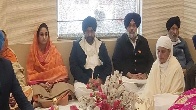 Sukhbir Badal and Harsimrat Badal pay obeisance at Darbar Sahib