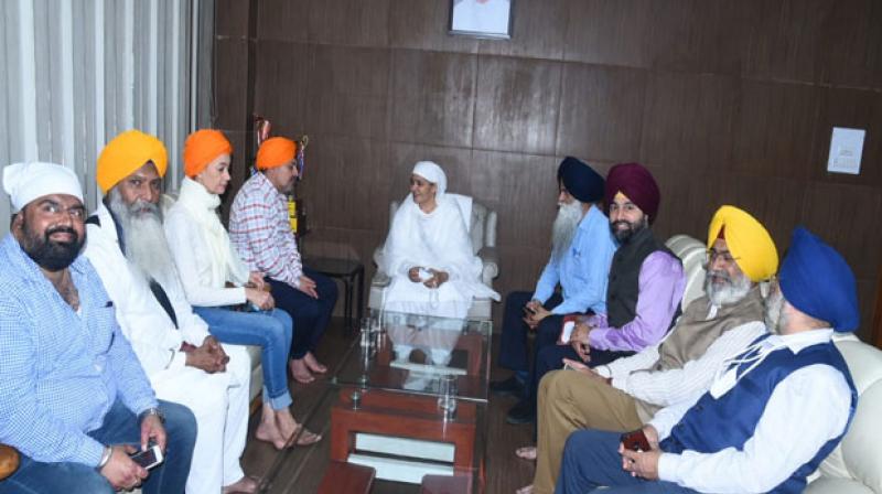 Ecuadorian Ambassador Hector Cueva Khakome pays obeisance at Sachkhand Sri Harmandir Sahib