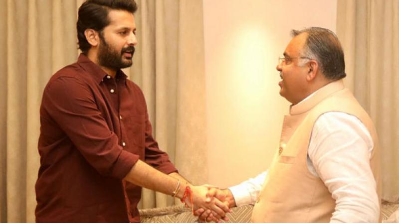 BJP leader Tarun Chugh met Telugu actor Nitin BJP leader Tarun Chugh met Telugu actor Nitin