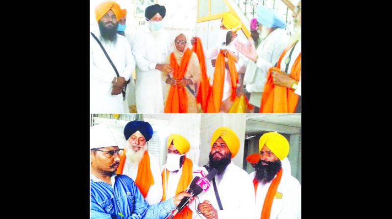 ਪਿੰਡ ਕੋਟਸੁਖੀਆ 'ਚ ਧਰਮੀ ਫ਼ੌਜੀ ਸ਼ਹੀਦ ਬੇਅੰਤ ਸਿੰਘ ਦੀ 36ਵੀਂ ਬਰਸੀ ਮੌਕੇ ਕਰਵਾਏ ਸਮਾਗਮ ਦੀਆਂ ਤਸਵੀਰਾਂ। (ਗੋਲਡਨ) ਪਿੰਡ ਕੋਟਸੁਖੀਆ 'ਚ ਧਰਮੀ ਫ਼ੌਜੀ ਸ਼ਹੀਦ ਬੇਅੰਤ ਸਿੰਘ ਦੀ 36ਵੀਂ ਬਰਸੀ ਮੌਕੇ ਕਰਵਾਏ ਸਮਾਗਮ ਦੀਆਂ ਤਸਵੀਰਾਂ। (ਗੋਲਡਨ)