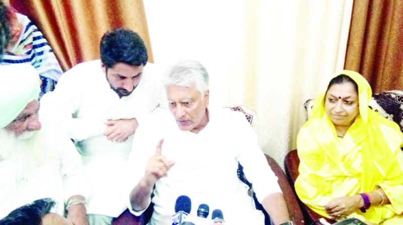 Sunil Jakhar Talking to Journalists Sunil Jakhar Talking to Journalists