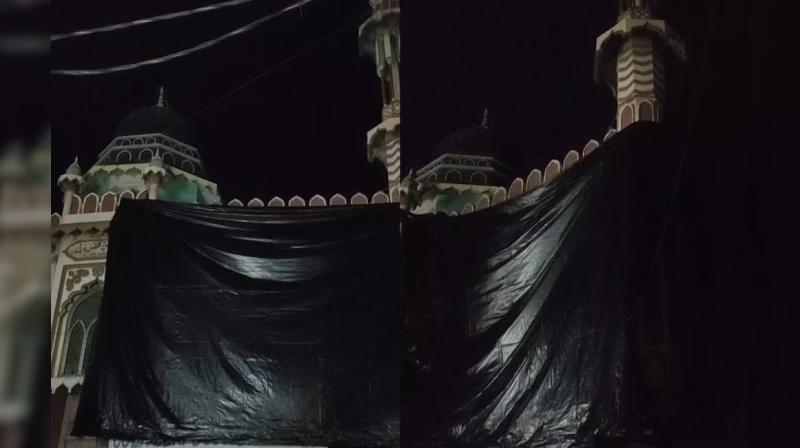 Two mosques in Aligarh were covered Two mosques in Aligarh were covered
